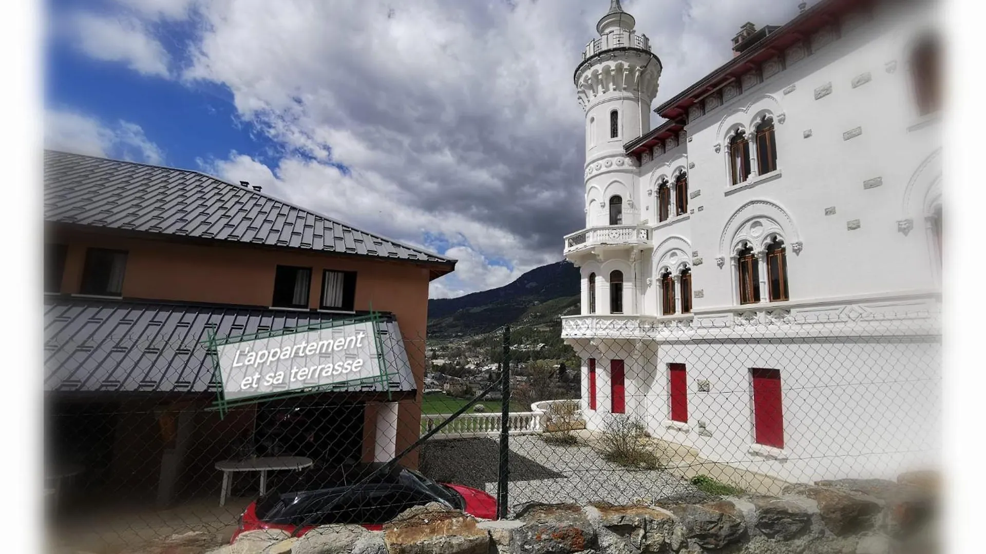 Appartement Duplex avec piscine et sauna à Jausiers