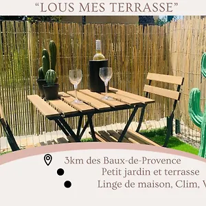 Au Pied Des Baux-de-provence Appartement